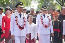 Hari Pertama Ngantor, Agenda Caroll-Sendy Padat