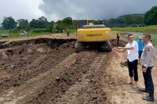 Kolam Air Kelong Jebol, Rumah dan Lahan Pertanian Tergenang Banjir