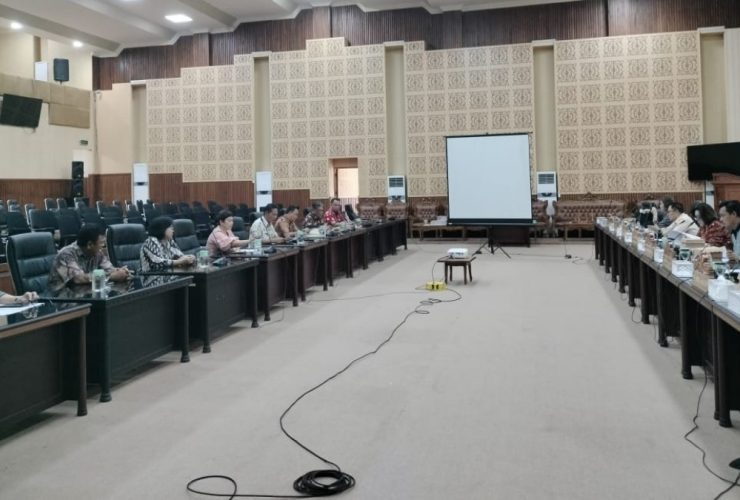 DPRD Tomohon Finalisasi Ranperda Pengelolaan Sampah 