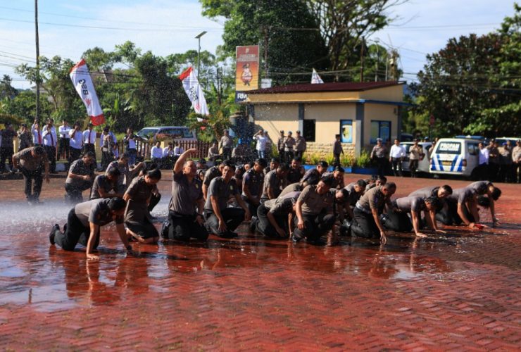 38 Personel Polres Tomohon Terima Kado Spesial di Hari Bhayangkara