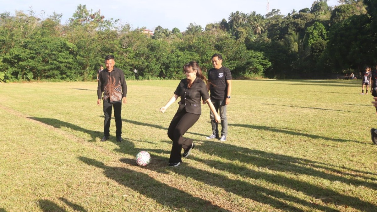 Turnamen Sepak Bola Tinoor Raya Bergulir, Ini Kata Sendy Rumajar
