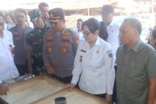 Sidak Bareng TPID Tomohon di Pasar, Ini Pesan Mono Turang untuk Disperindag