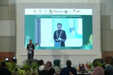 Caroll Senduk Paparkan Potensi Energi Panas Bumi Tomohon 