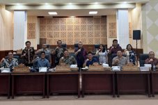 Pansus DPRD Tomohon tentang Ranperda Perumda Pasar Beriman Pembahasan Bersama 3 Perangkat Daerah 