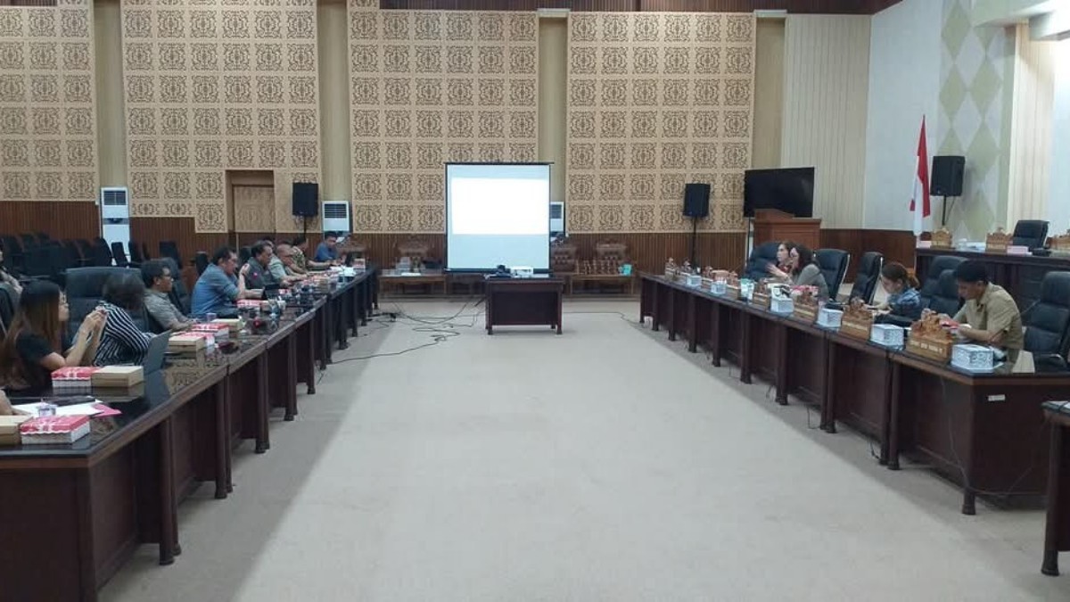 Pansus DPRD Tomohon Libatkan Kanwil Kementerian Hukum Sulut Bahas Ranperda Perumda Air Minum Tirta Mahawu 