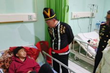 Caroll-Sendy Besuk Korban Dugaan Keracunan Makanan di Tomohon