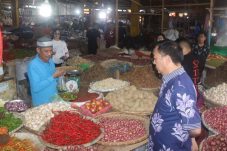 Caroll Senduk Sidak di Pasar Beriman Wilken Tomohon