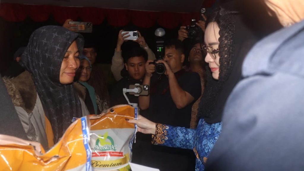 Caroll-Sendy Buka Puasa Bersama di Masjid Agung Al-Mujahidin Tomohon
