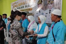 10 Calon Jamaah Haji Tomohon Berangkat Tanah Suci, Dilepas Wakil Wali Kota