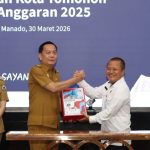 Caroll Senduk Serahkan Laporan Keuangan Unaudited Pemkot Tomohon 2025 ke BPK RI