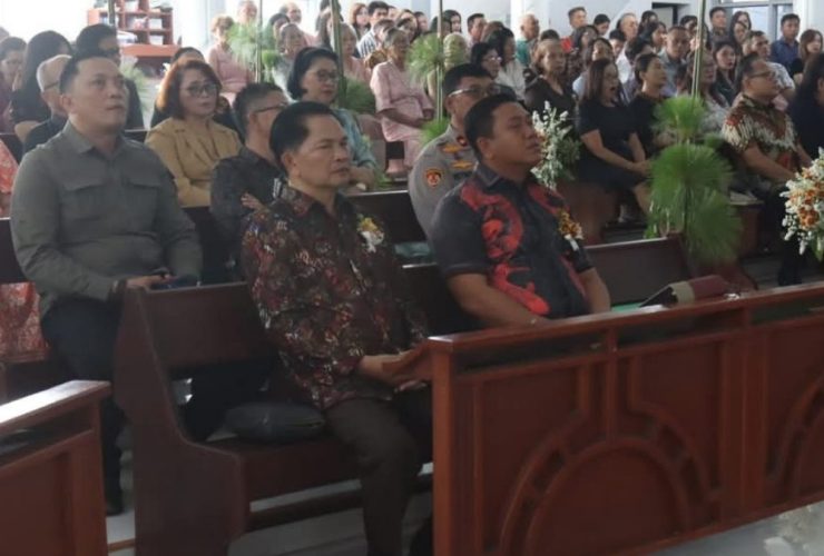 Ini Pesan Ketua DPRD Tomohon di Momen HUT ke-13 GMIM Kakaskasen Eben Haezer